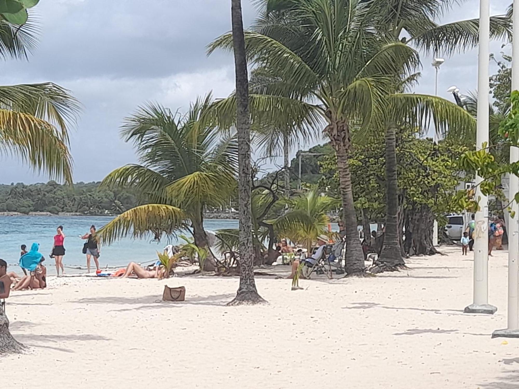 Plage Et Vacance Sainte-Anne  Luaran gambar